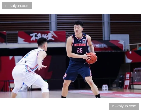 杜润旺带伤作战状态下滑 张皓嘉锁定广东四号位首发